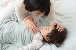 熱が出たら、そっと手を当ててあげてくださいね